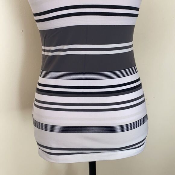 Lululemon Power Y Tank Top Size 4 - Picture 10 of 12